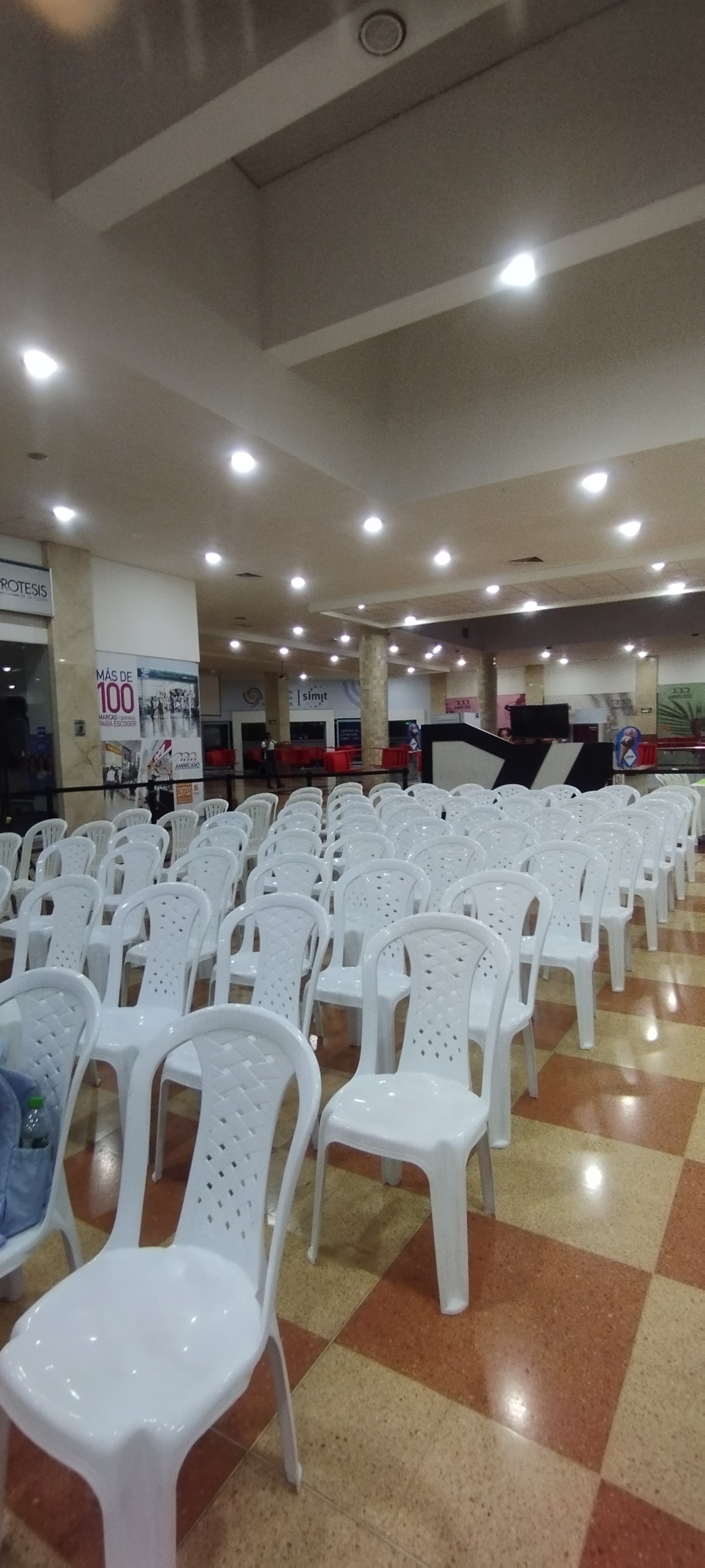 ALQUILER DE SILLAS PLASTICAS