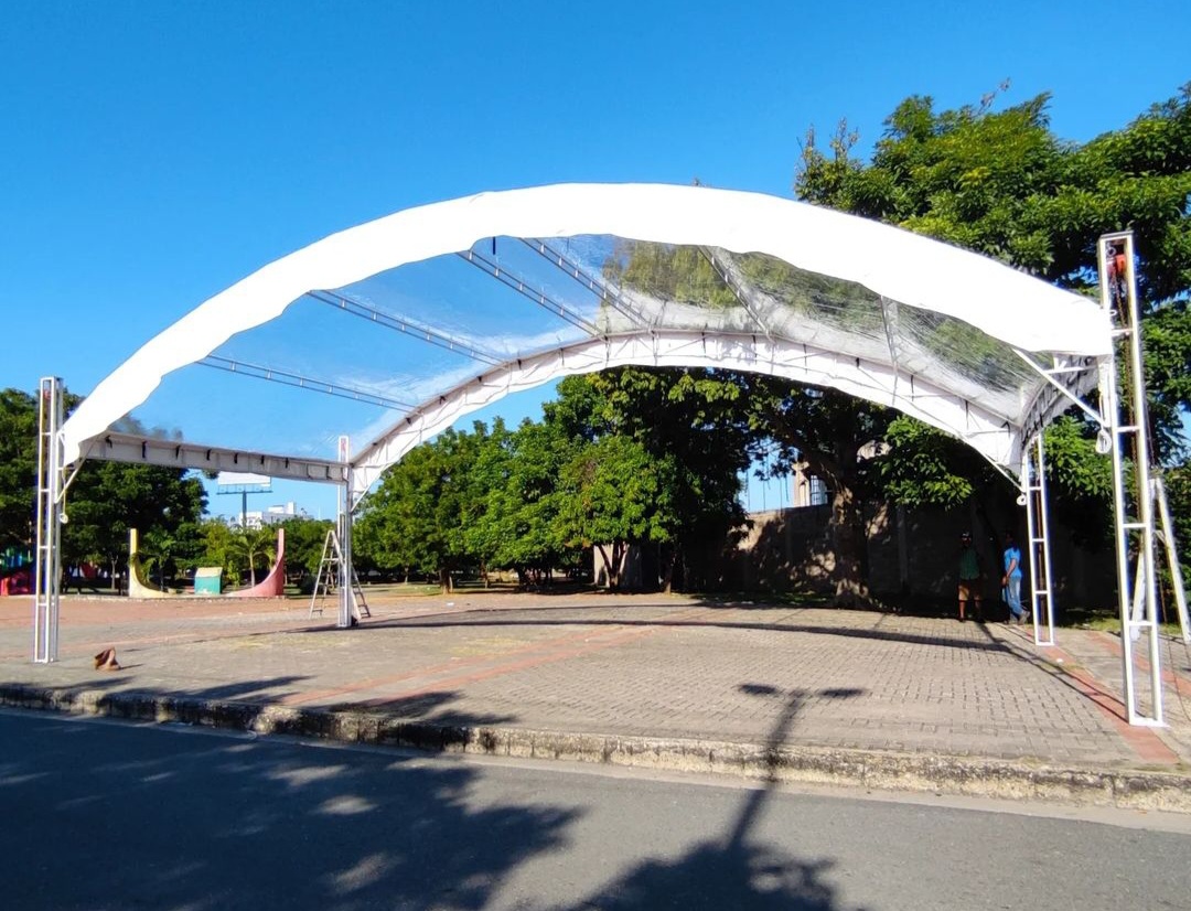 ALQUILER DE HANGAR TRANSPARENTE EN CARTAGENA